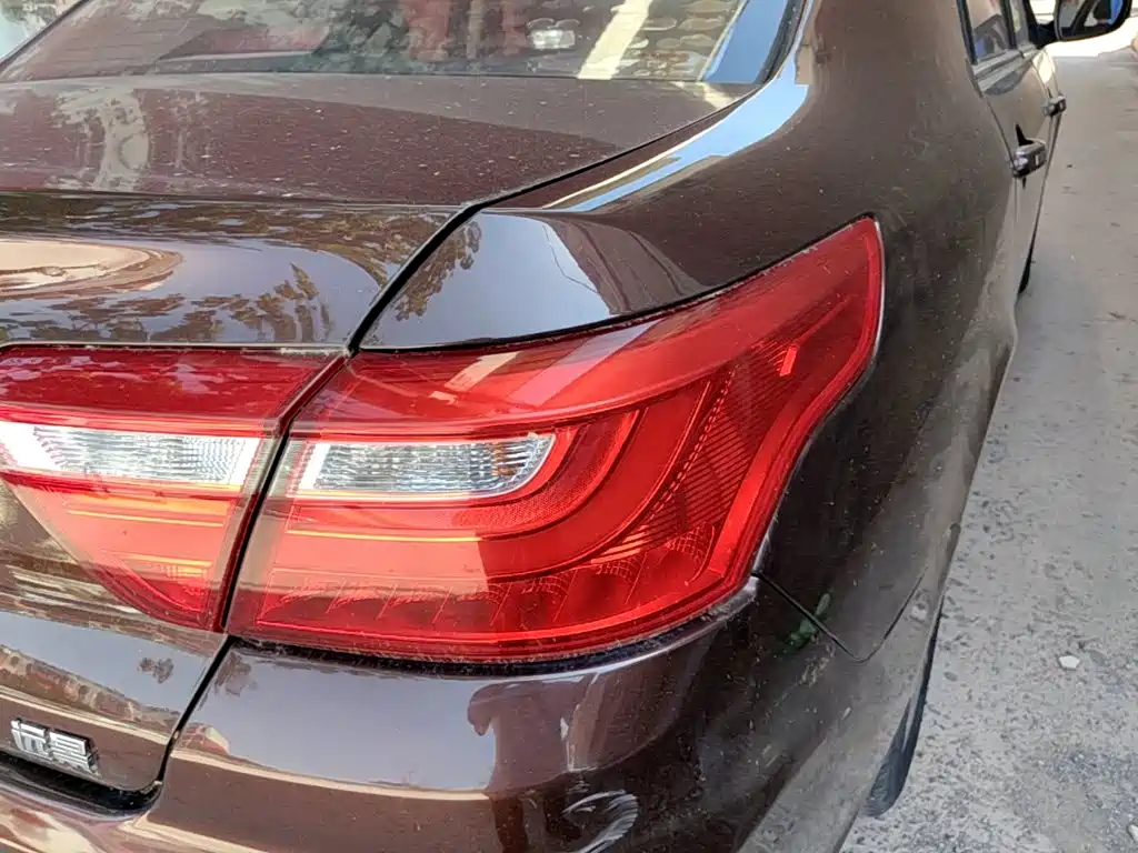 Фото 8 - Geely Vision