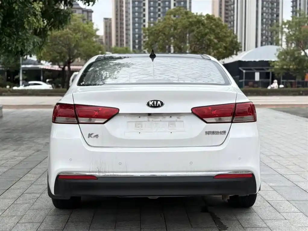 Kia K4 2014 1.8L Automatic GLS фото 8