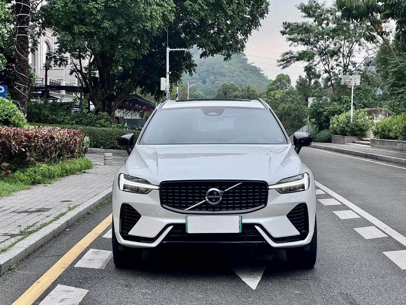 VOLVO XC60 PLUG-IN HYBRID