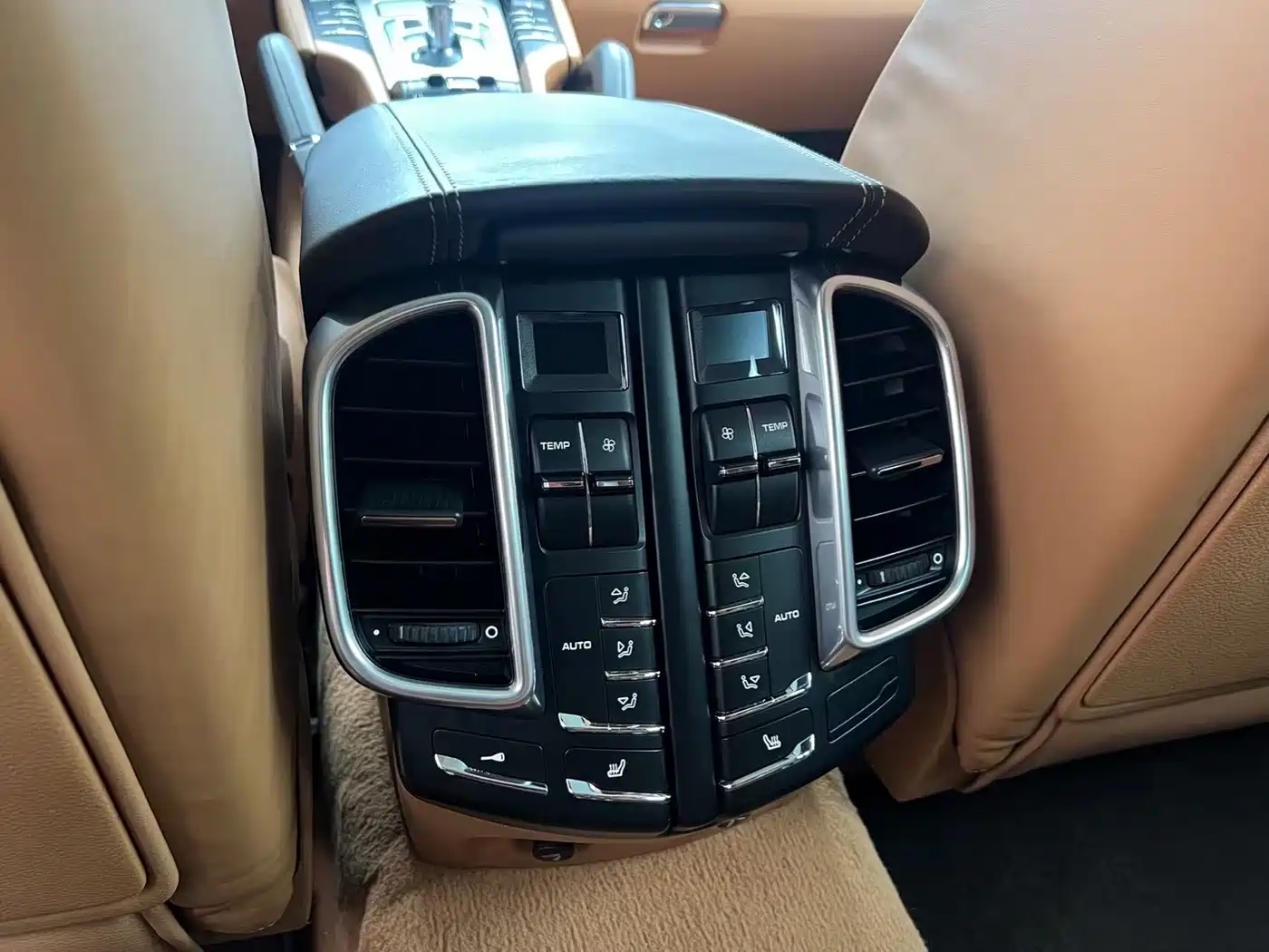 Porsche Cayenne 2011 Cayenne Turbo 4.8T фото 29