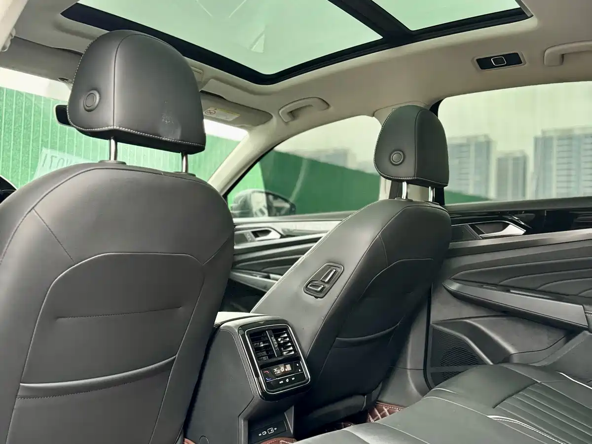 Volkswagen Passat 2022 330TSI Starlight Elite Edition фото 8