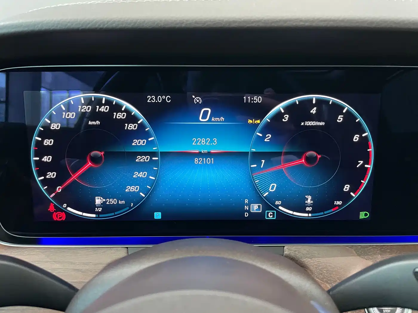 Mercedes-Benz E-Class 2021 E 300 L Luxury фото 30