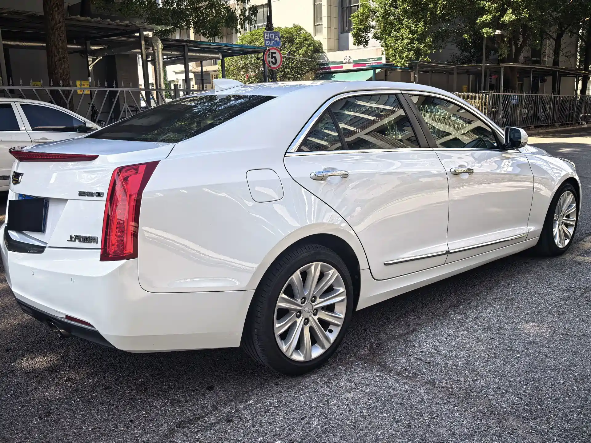 صورة 23 - Cadillac ATS-L