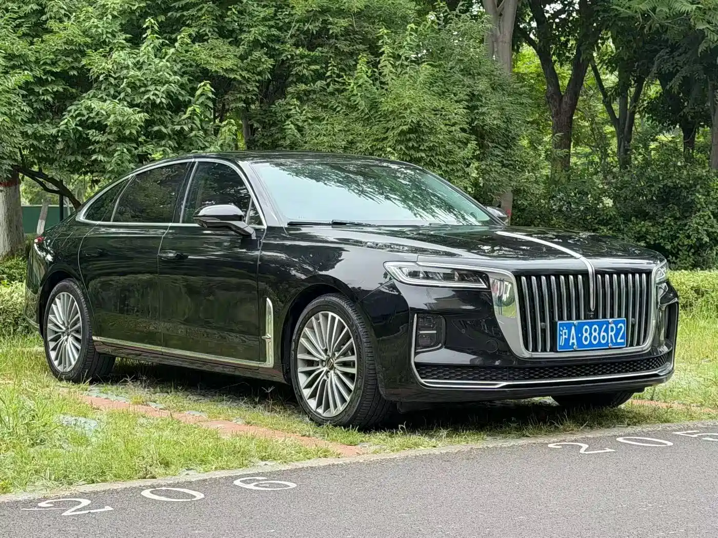 Hongqi H9 2022 2.0T Smart Connect Flag Enjoy Edition фото 3