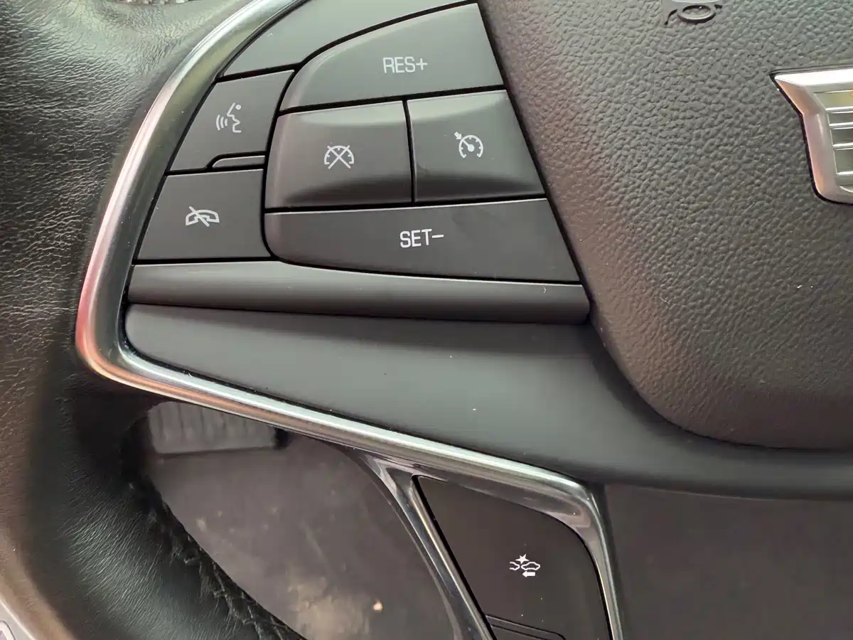 CADILLAC CT6