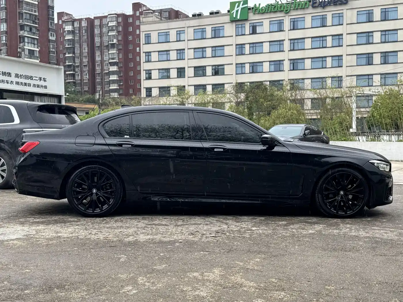 BMW 7 Series 2016 740Li Leading Edition фото 9