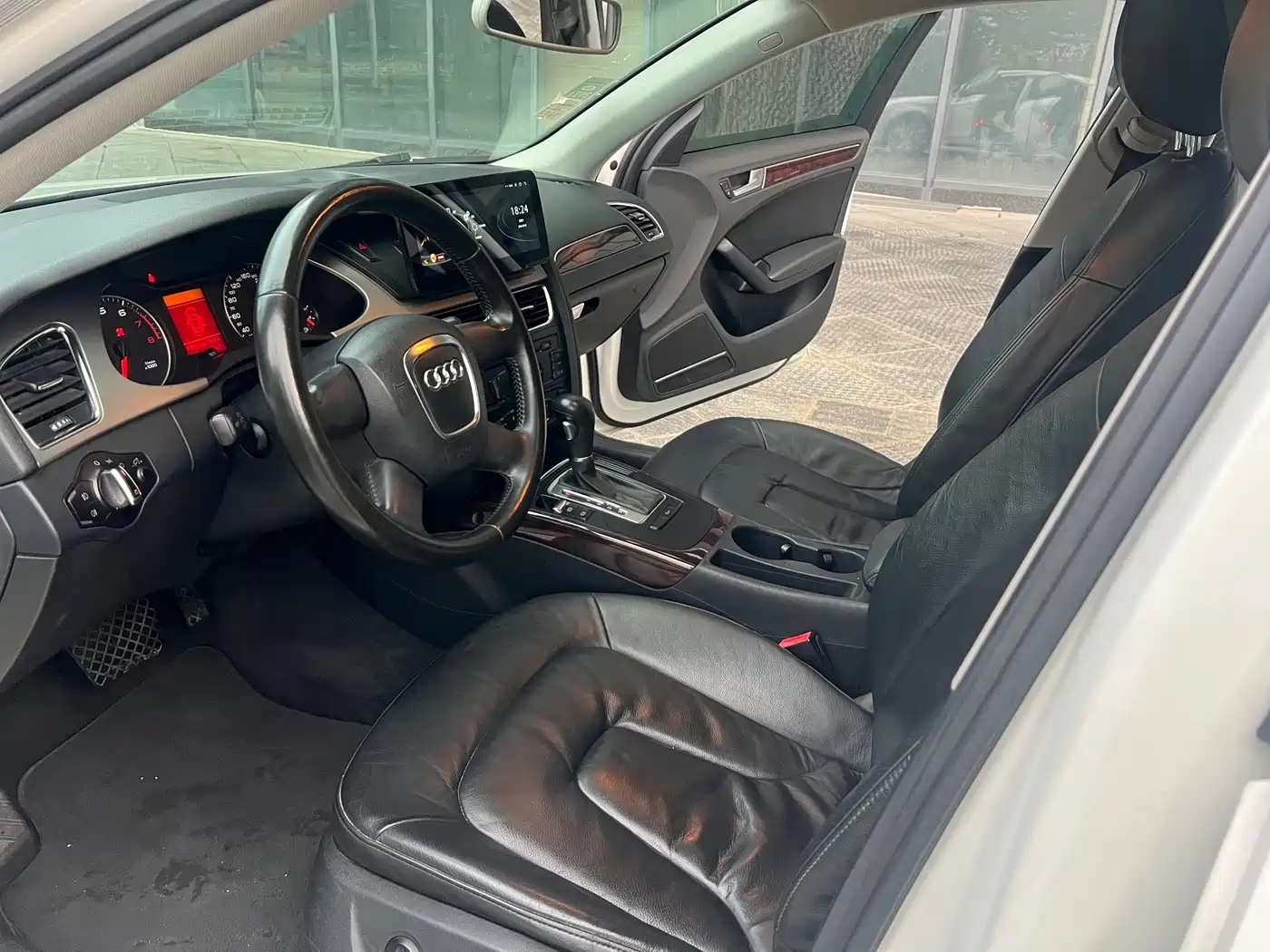 Audi A4L 2010 2.0 TFSI Comfort фото 18