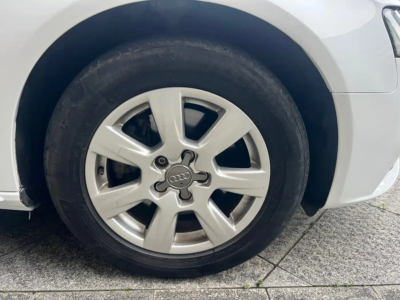 Audi A4L 2010 2.0 TFSI Comfort фото 5