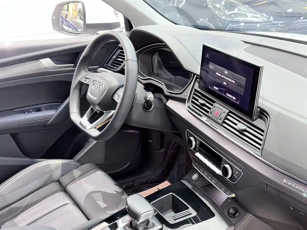Audi Q5L 2022 40T Luxury Dynamic фото 9