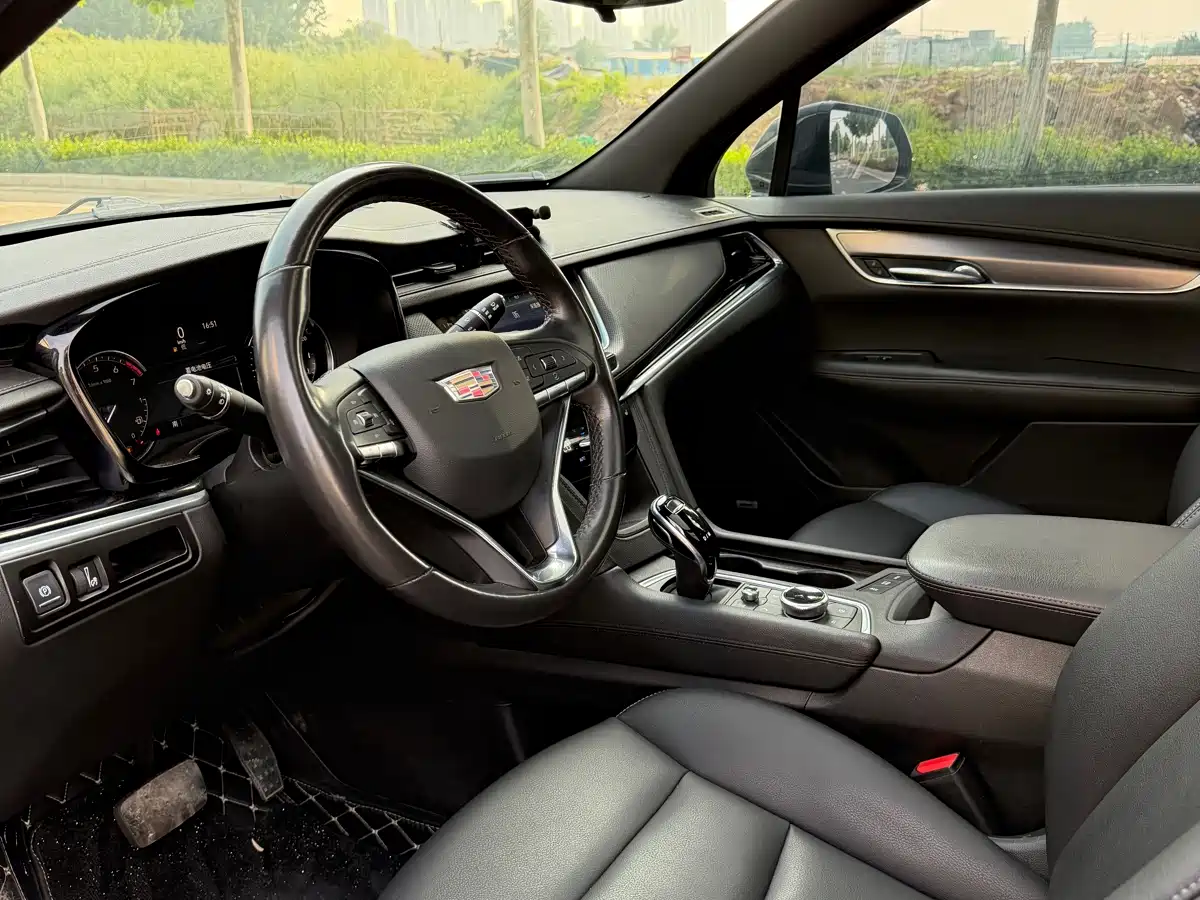 Cadillac XT6 2022 2.0T 6-Seater 4WD Trend Edition фото 8