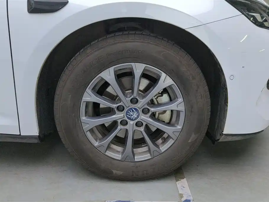 BYD Qin L 2025 DM-i Smart Drive Edition 80KM Leading фото 6