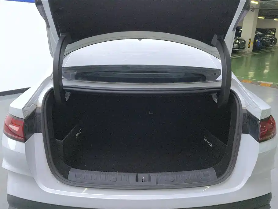 BYD Qin L 2025 DM-i Smart Drive Edition 80KM Leading фото 4