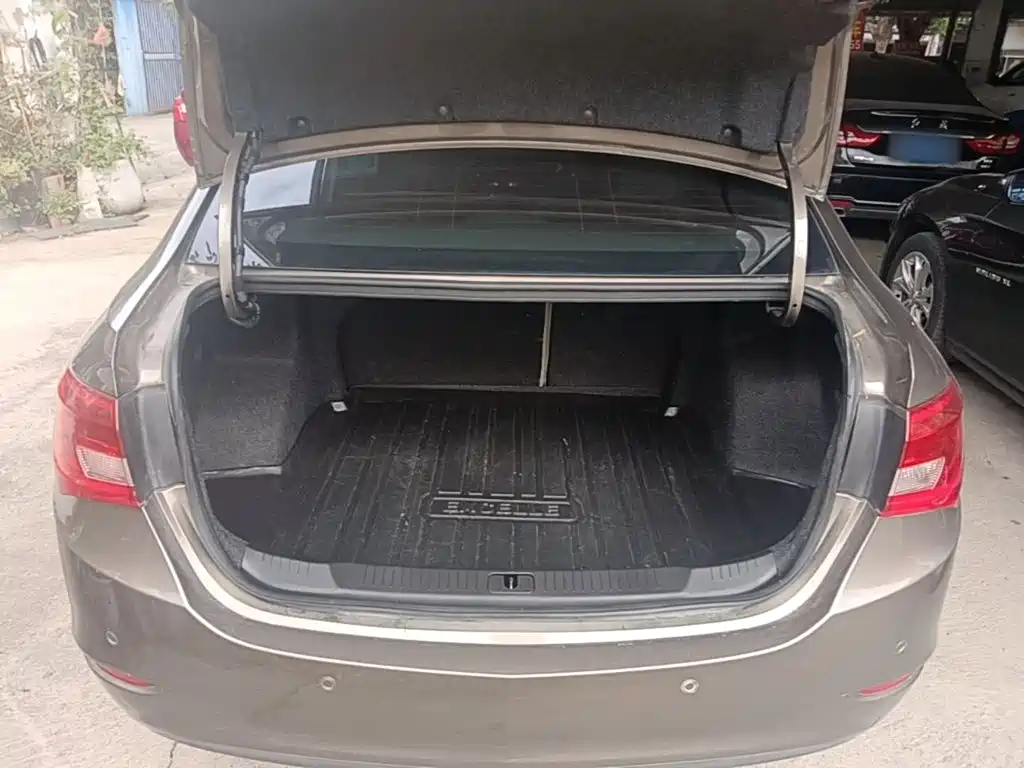 Фото 19 - Buick Excelle