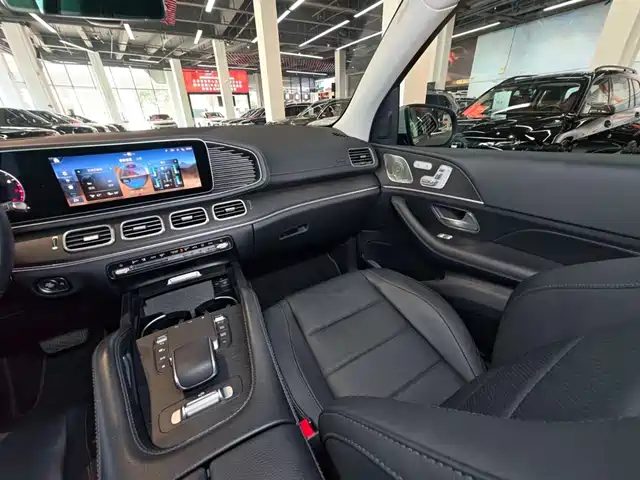 Mercedes-Benz GLE 2024 GLE 450 4MATIC Luxury — фото 3