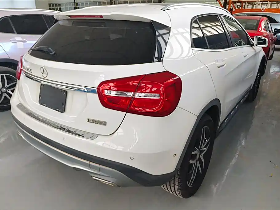Mercedes-Benz GLA 2015 GLA 200 Fashion фото 3
