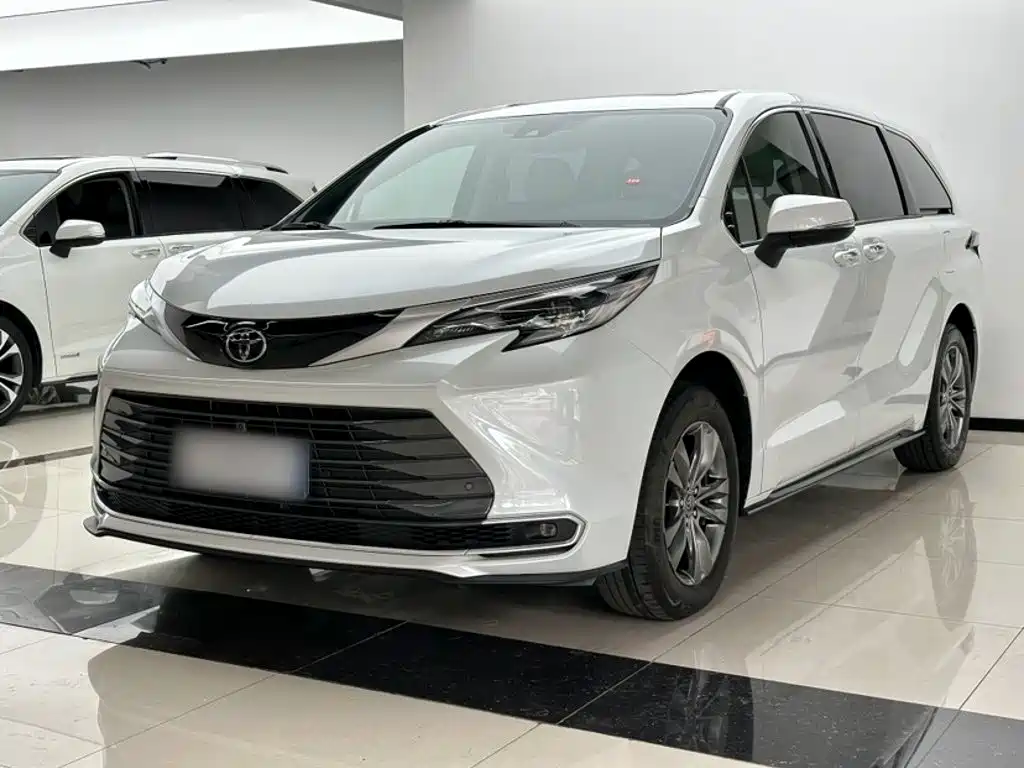 Фото 1 - Toyota Sienna