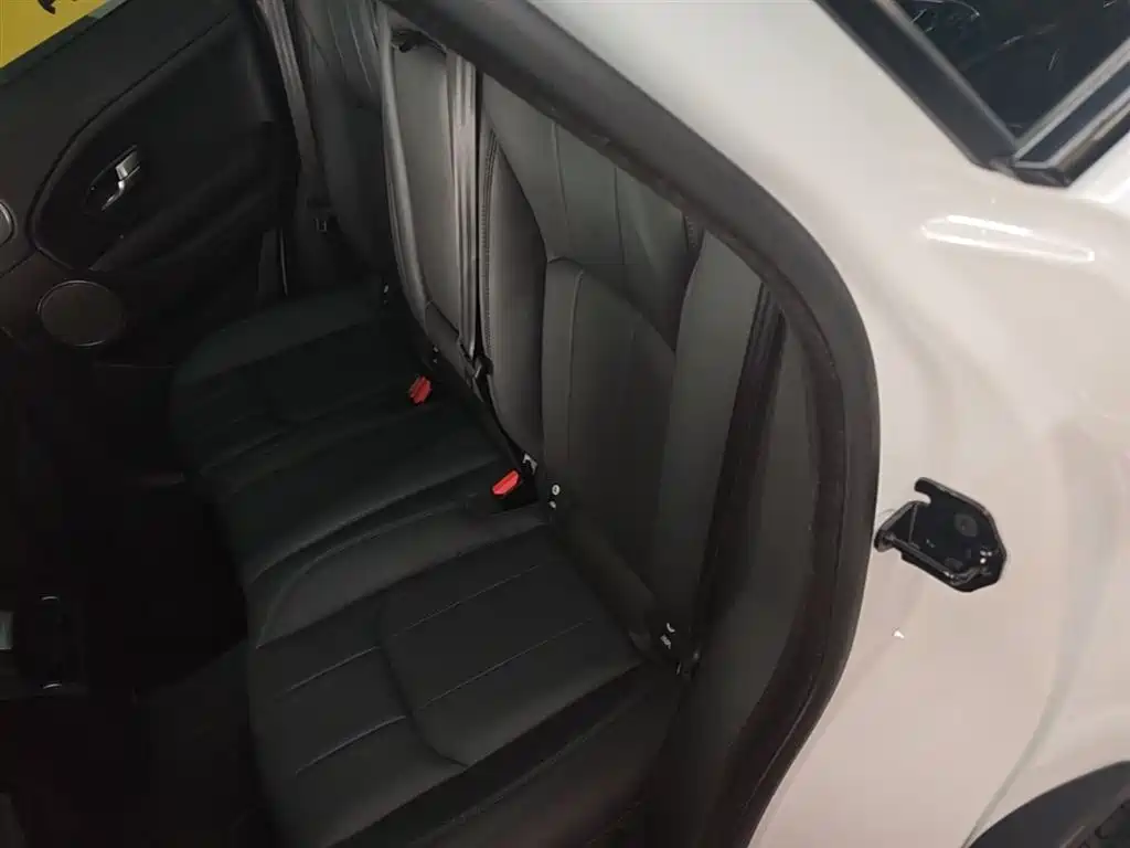 Land Rover Range Rover Evoque 2017 2.0T SE Smart Shine Edition фото 17