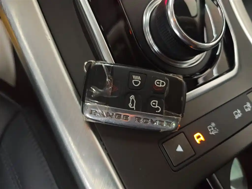 Land Rover Range Rover Evoque 2017 2.0T SE Smart Shine Edition фото 9