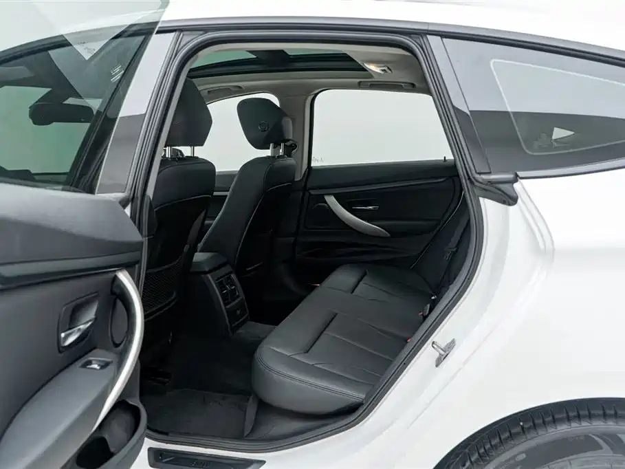 BMW 3 Series GT 2016 320i Fashion Style фото 17
