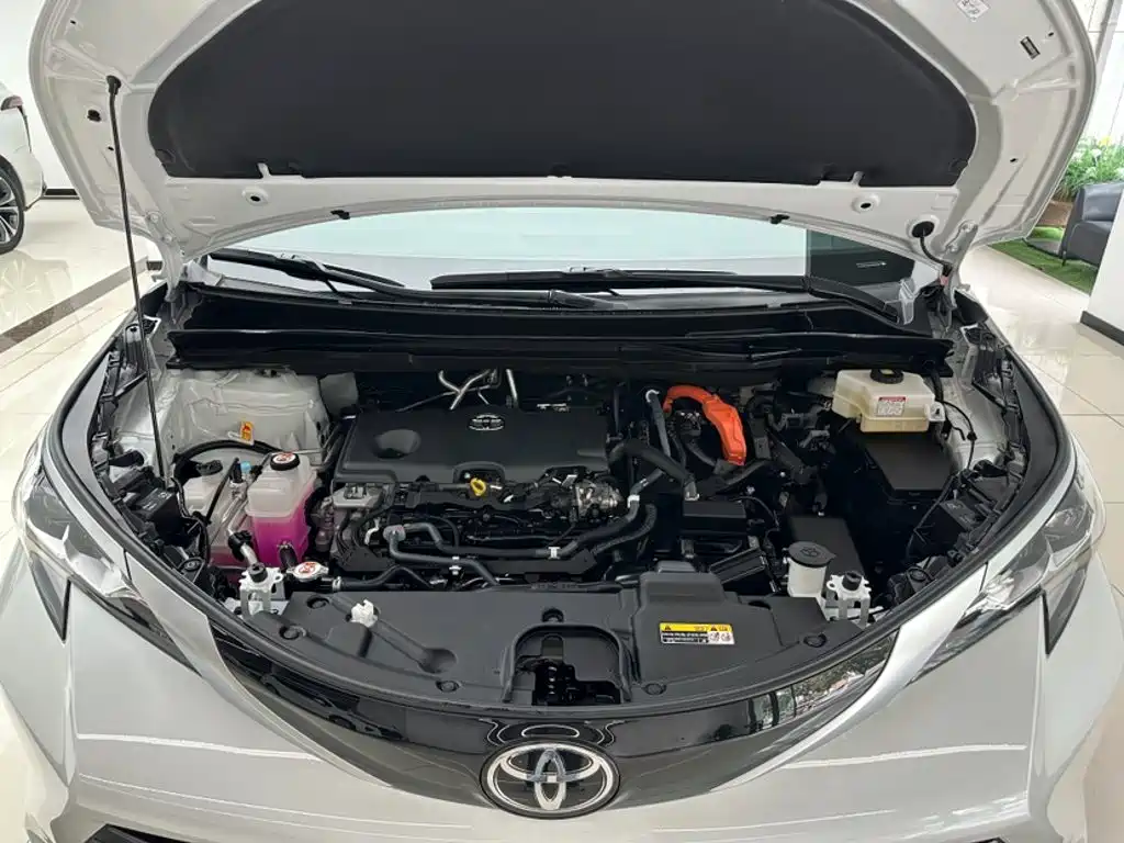 Фото 21 - Toyota Sienna