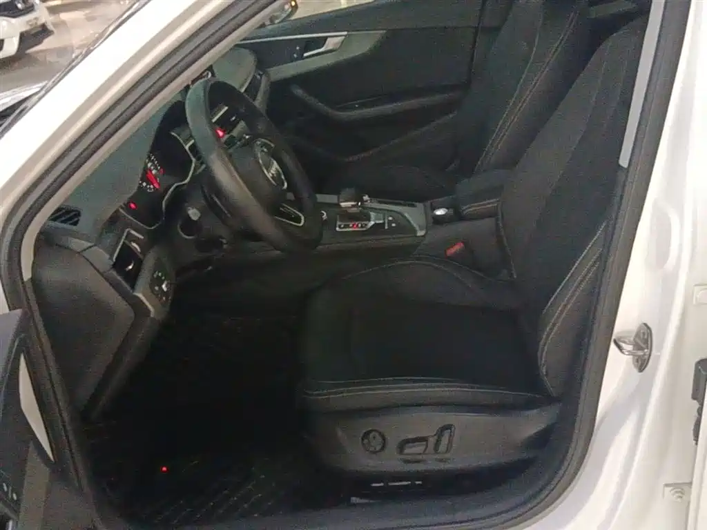 Audi A4L 2019 40 TFSI Progressive (China VI) фото 15