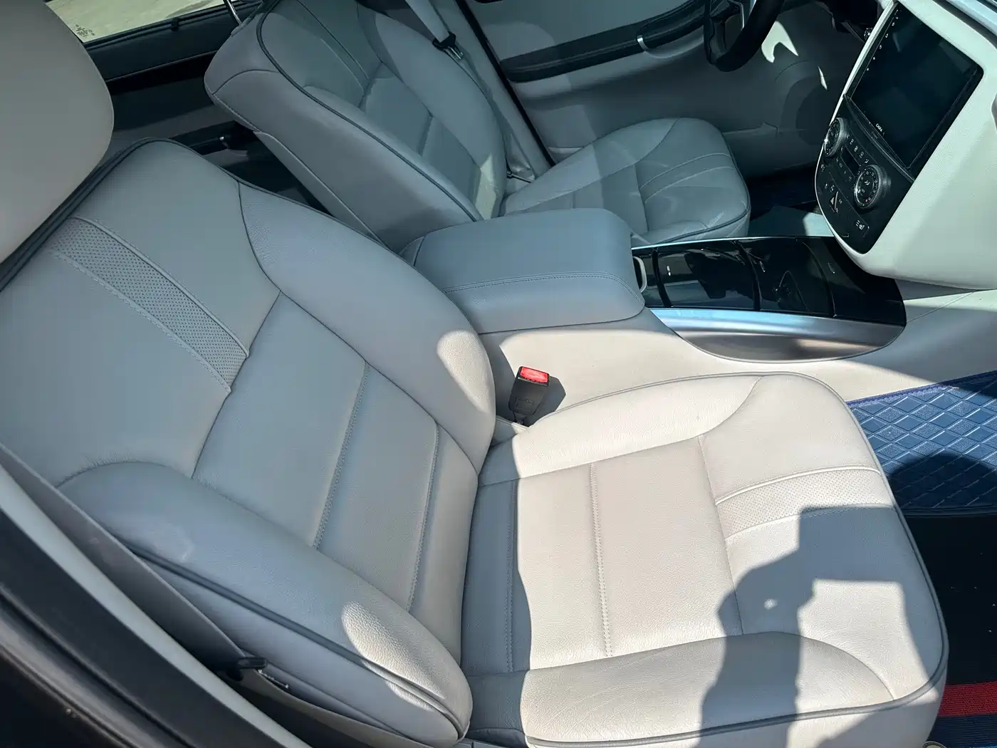 Mercedes-Benz R-Class 2015 R 320 4MATIC Luxury фото 3