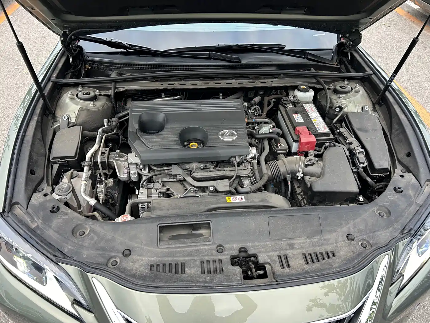 Lexus ES 2023 200 Luxury Edition фото 16