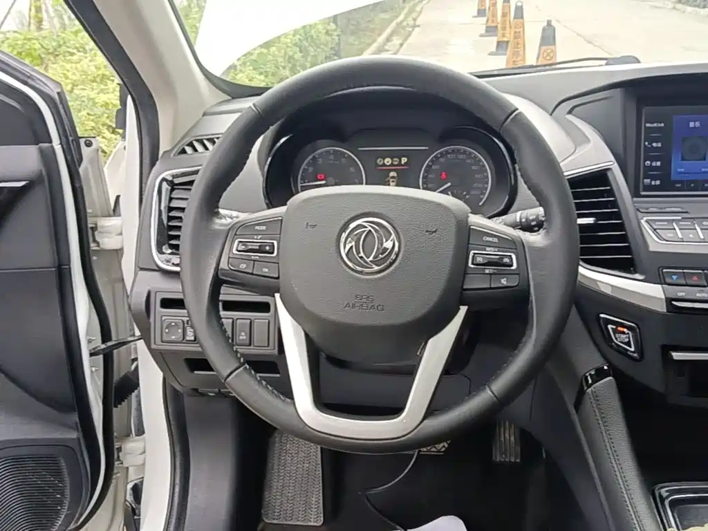 Dongfeng Aeolus Dongfeng Fengshen AX7 2018 2018 Classic 1.6T Auto Luxury