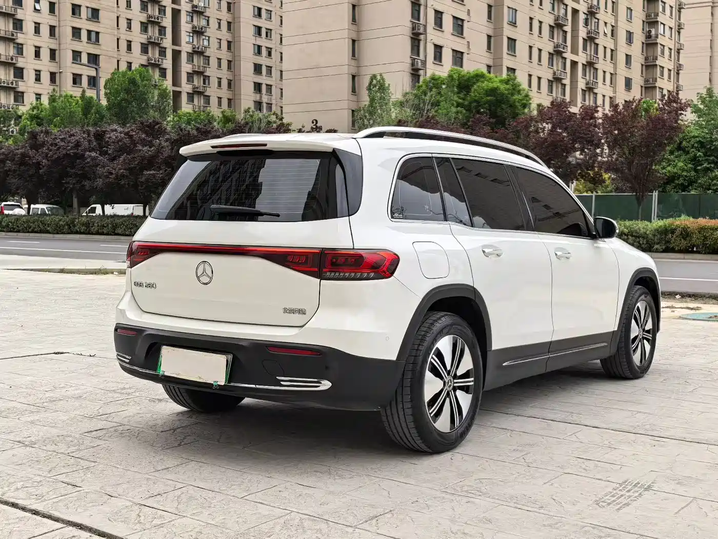 MERCEDES-BENZ EQB
