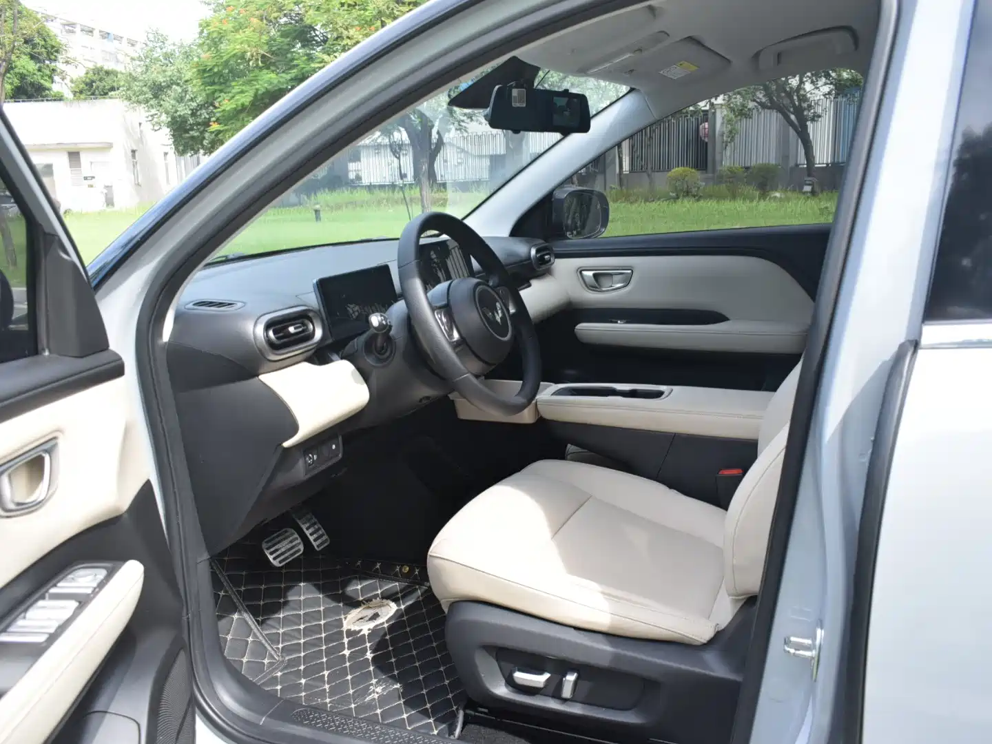 Photo 11 - Wuling Motors Wuling Binguo PLUS