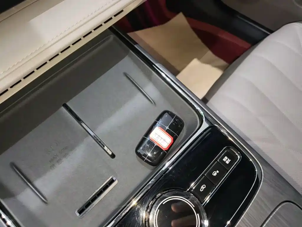 Photo 9 - Geely Galaxy Galaxy Xingyao 8