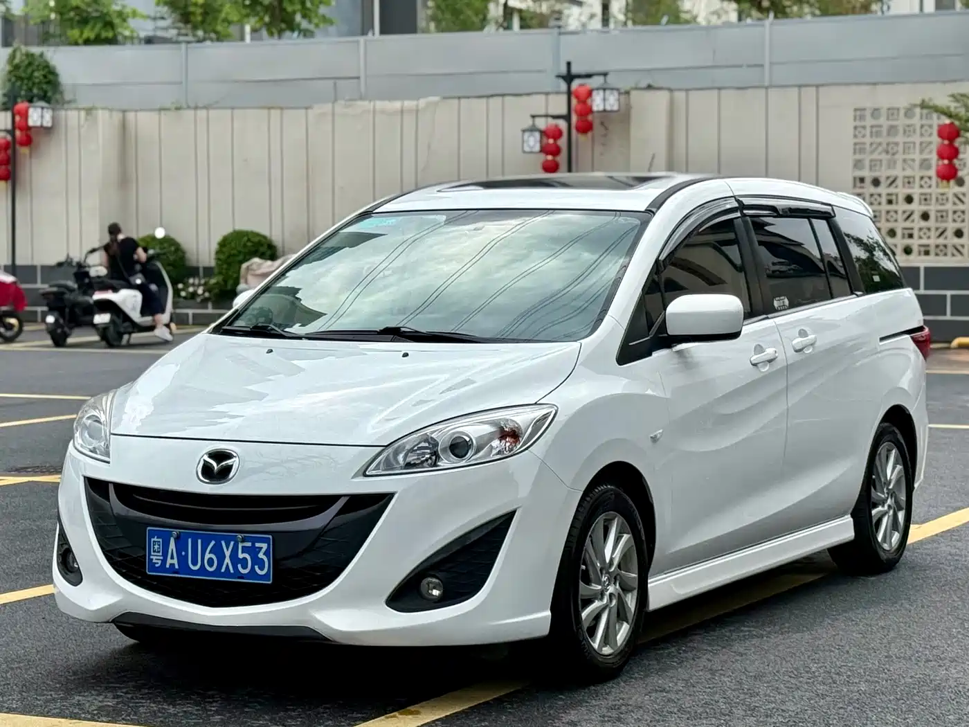 Mazda Mazda5 2013 2.0L Automatic Luxury