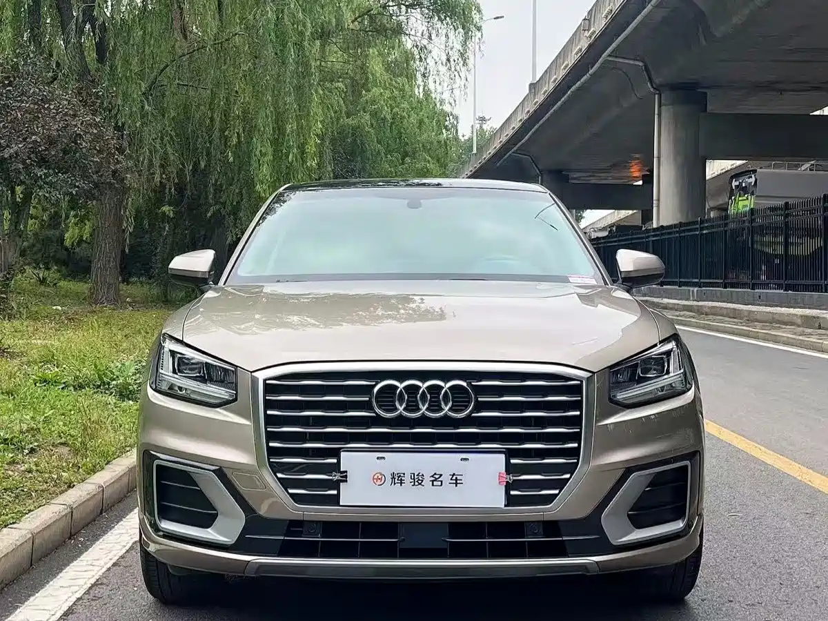 Audi Q2L 2020 35 TFSI Fashion Elegance Model фото 2