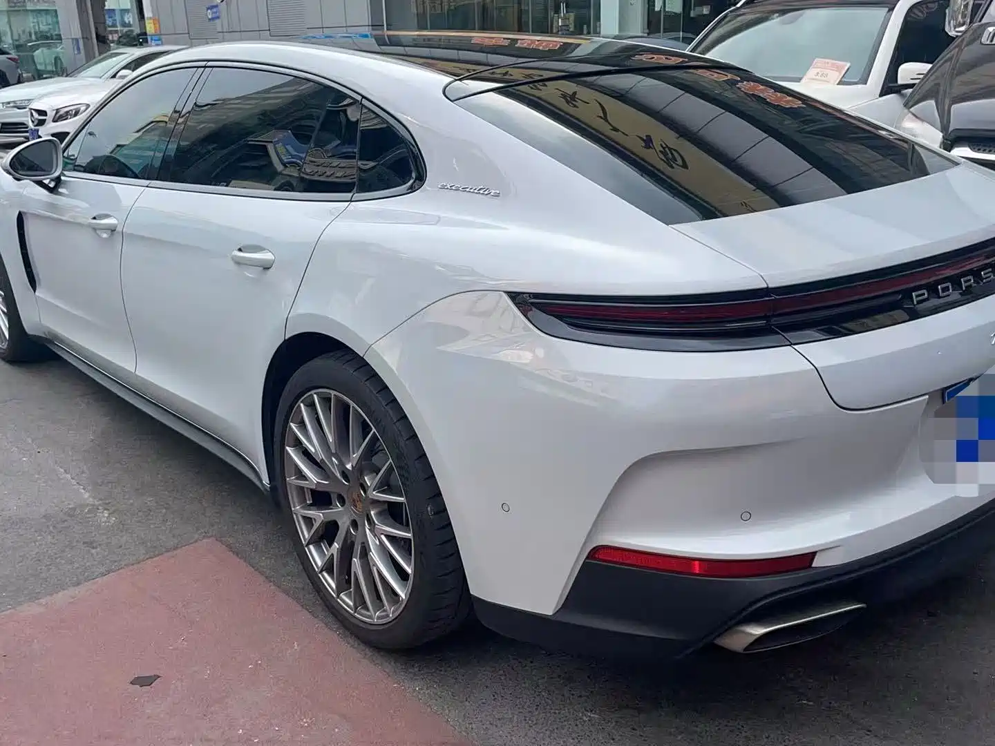 Photo 10 - Porsche Panamera