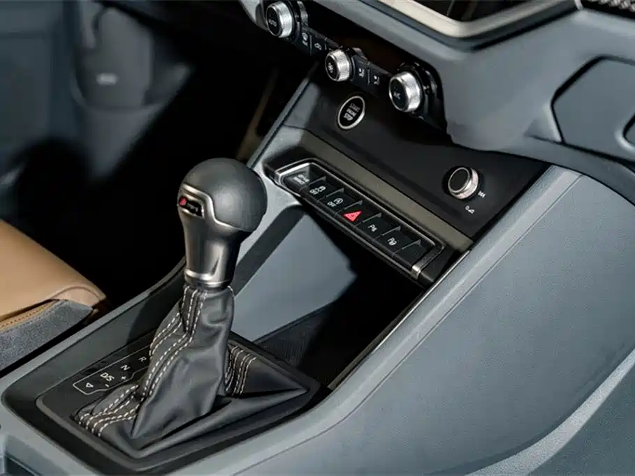 Audi Q3 2024 40 TFSI Fashion Sport Launch Special Edition фото 20