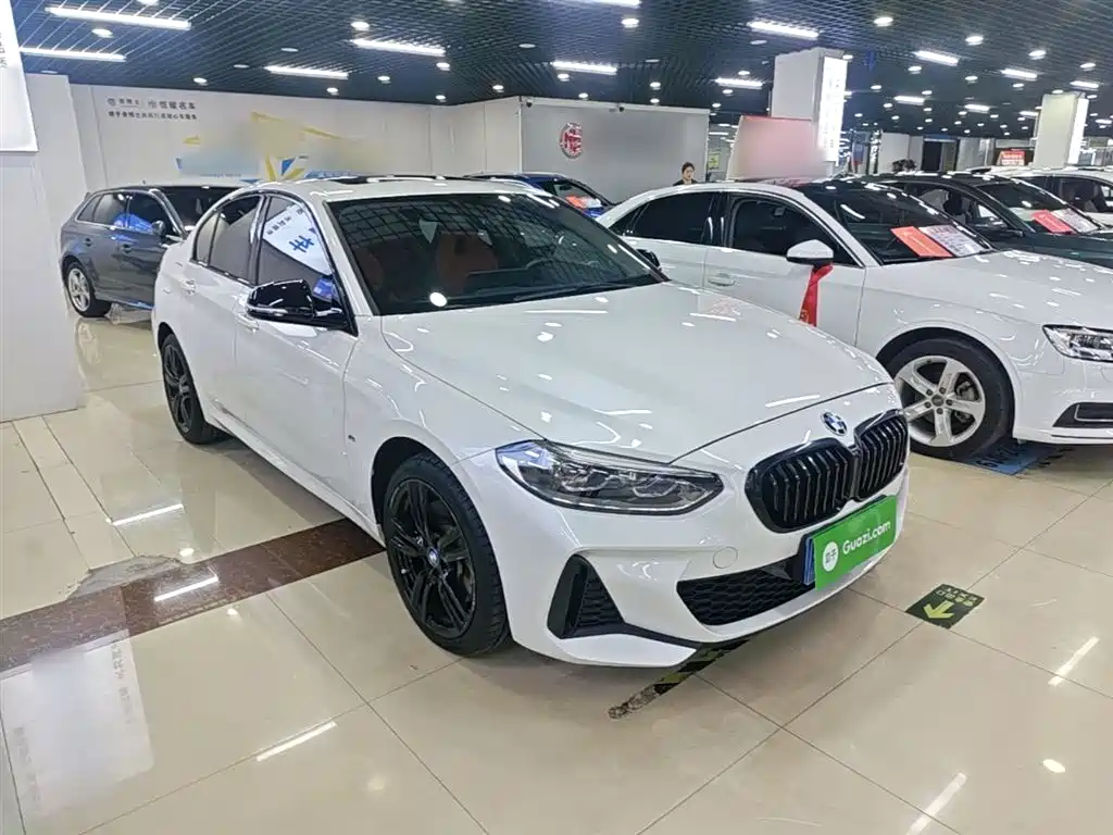 BMW 1-SERIES
