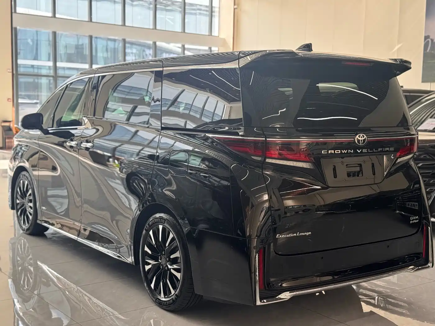Toyota Vellfire 2025 2024 Crown Hybrid 2.5L Premium Edition