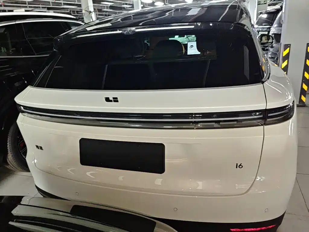 Photo 6 - Li Auto i6