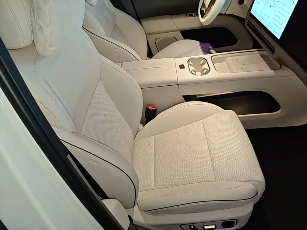 Photo 25 - Li Auto i6