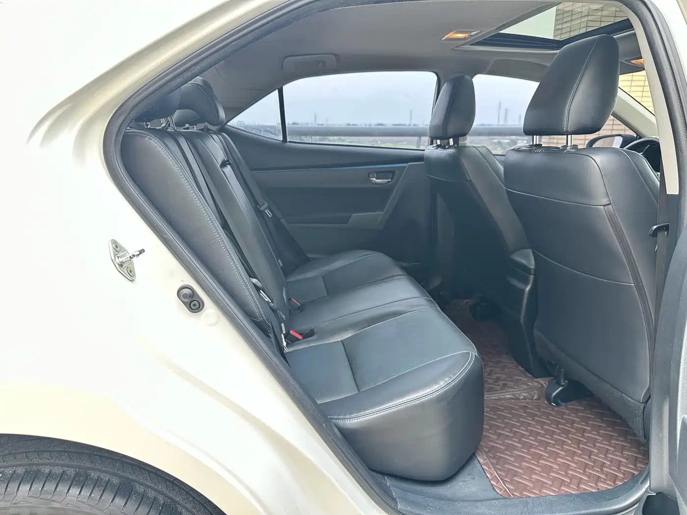 Toyota Levin 2018 185T CVT Premium Edition China V фото 17
