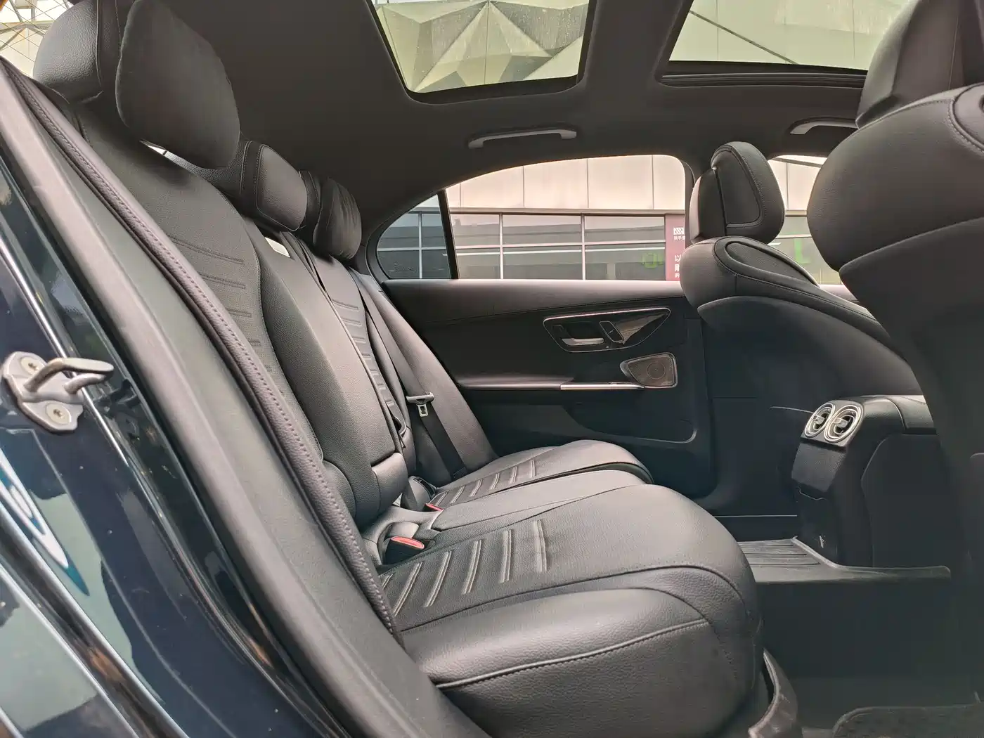 Mercedes-Benz C-Class 2022 Facelift C 260 L Night Edition Sport фото 9