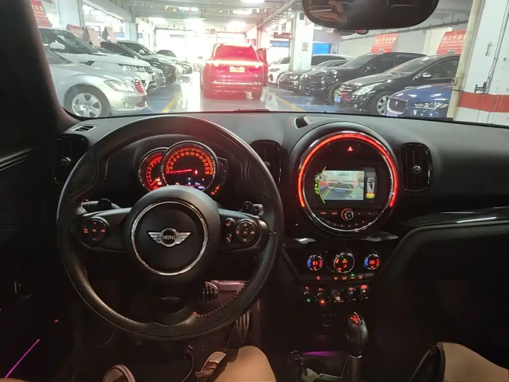 Photo 10 - MINI JCW COUNTRYMAN