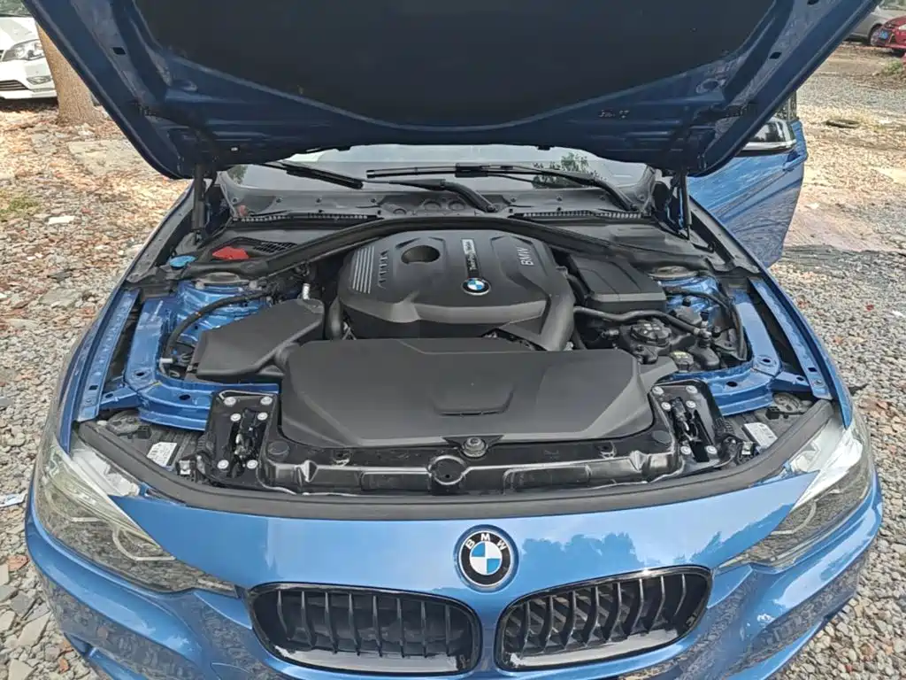 Photo 20 - BMW 3 Series