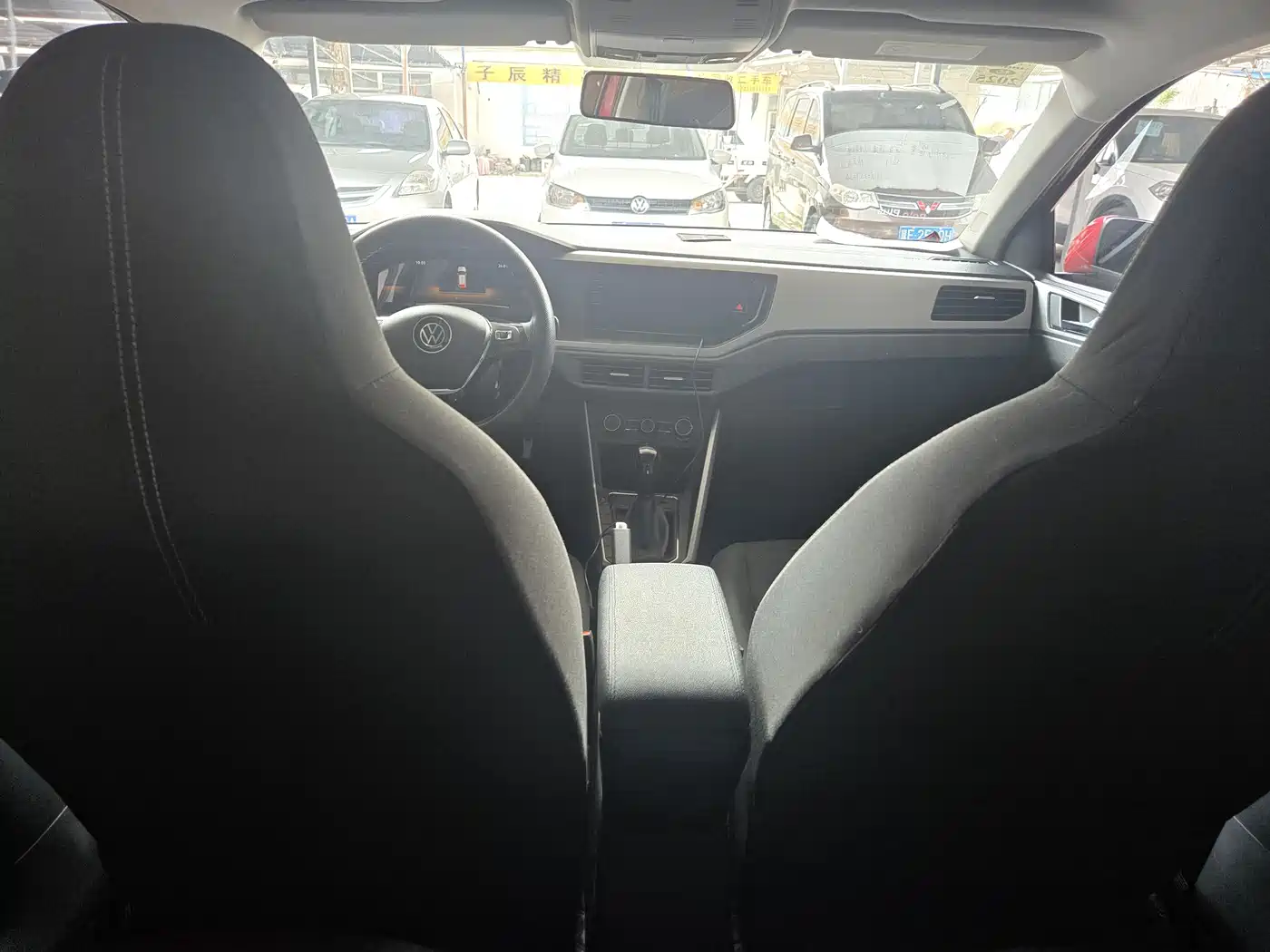 Volkswagen Polo 2023 Plus 1.5L Automatic Panorama Enjoyment Edition фото 7