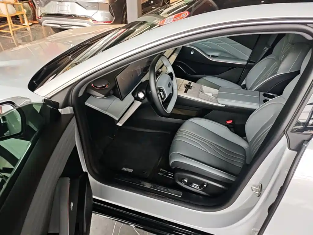 Geely Galaxy Galaxy E8 2024 2024 550km RWD MAX