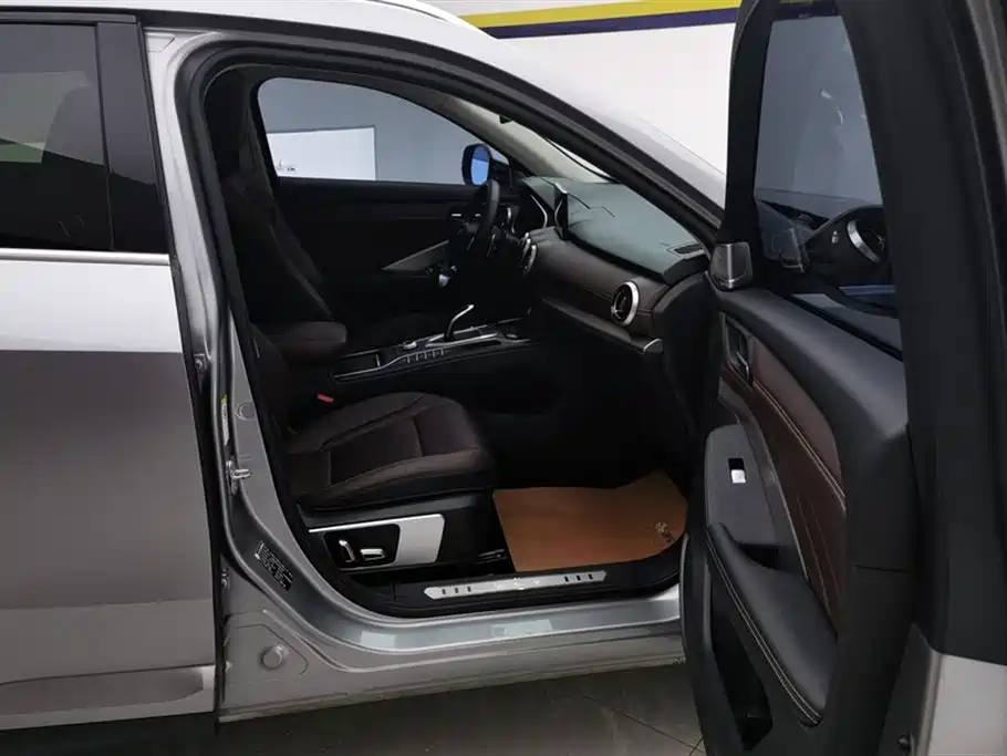 WEI PAI WEI BRAND VV6