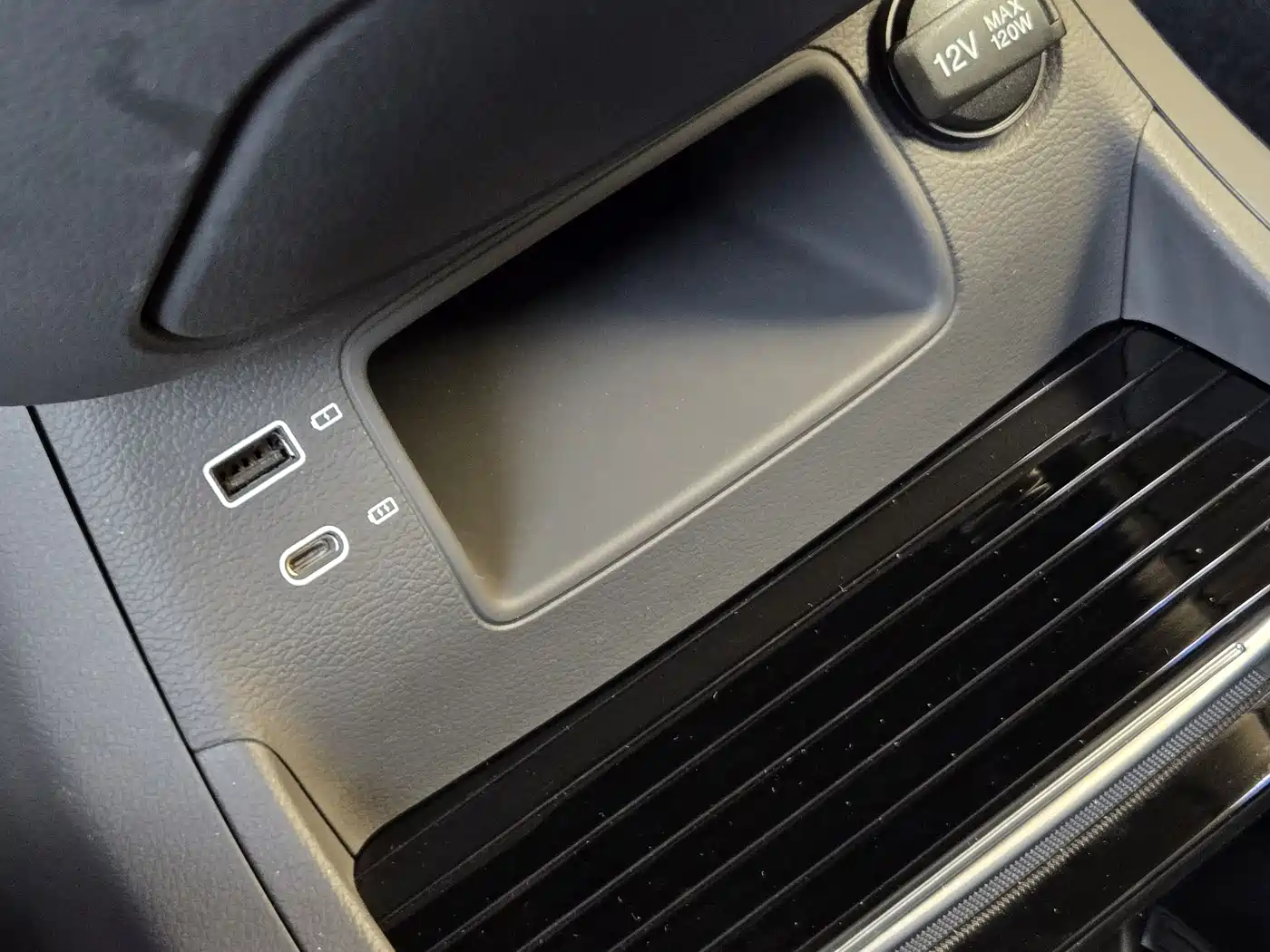 Hongqi HQ9 PHEV 2024 Model 2.0T AWD Luxury Edition фото 26