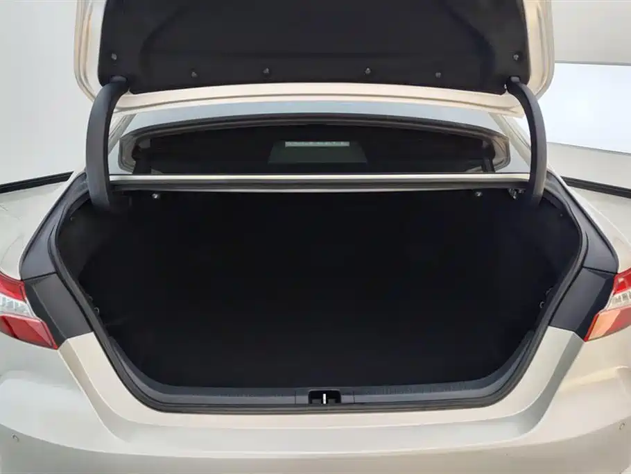 Toyota Camry 2021 2.5G Luxury Edition фото 4