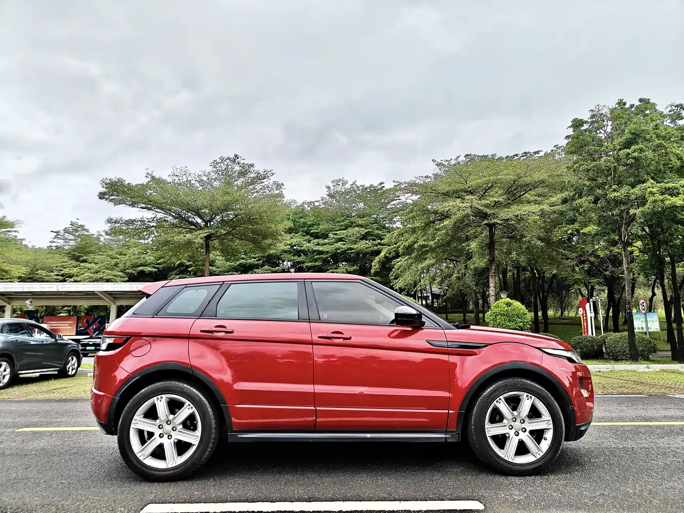 Land Rover Range Rover Evoque 2015 2.0T 5-Door Dynamic Edition фото 8