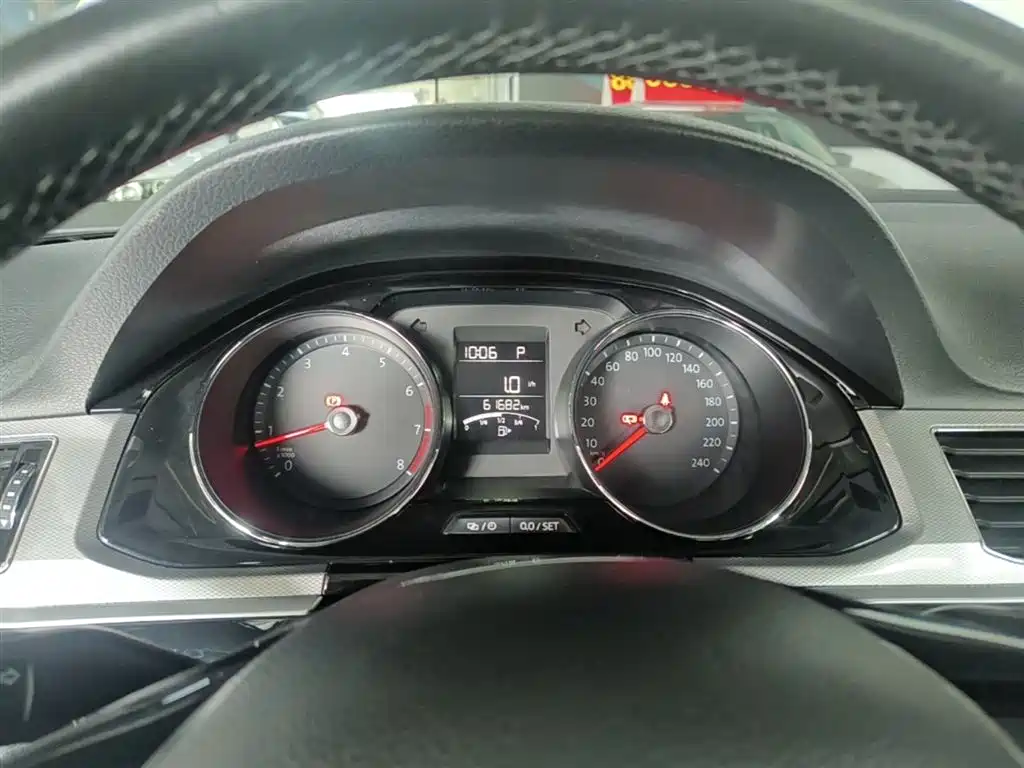 Volkswagen Bora 2018 1.5L Automatic Comfort фото 12
